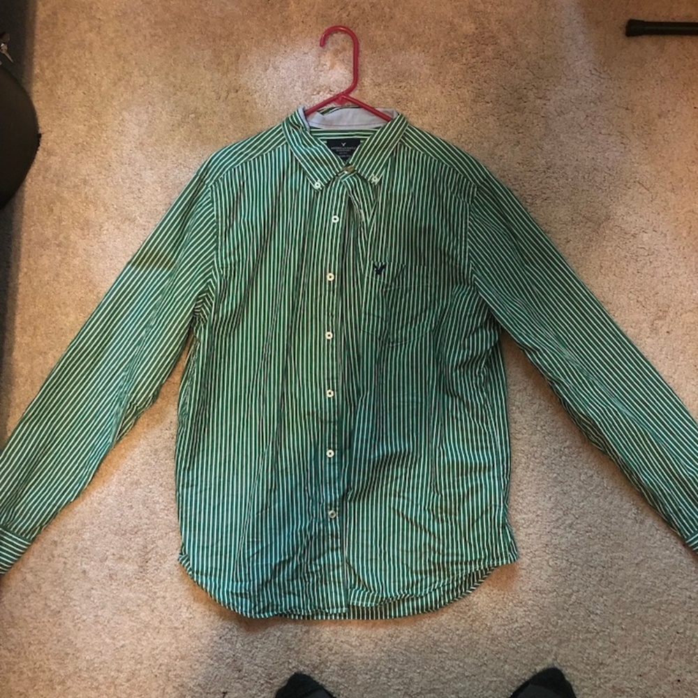 American Eagle Classic Button Down